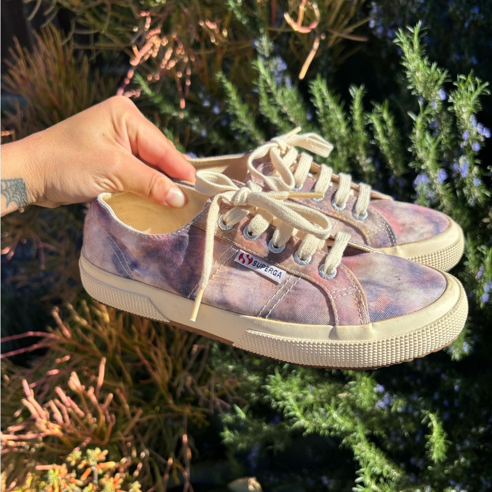 Shoes - Picture 6 of 9